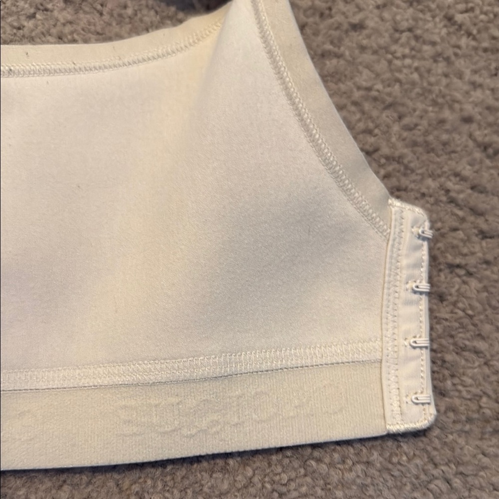Cacique Cream Full Coverage Bra with Supportive Straps - Picture 5 of 5